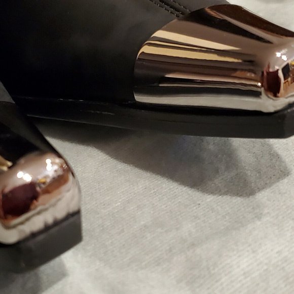 Vicini Stretch leather boots New in box! - Picture 4 of 8